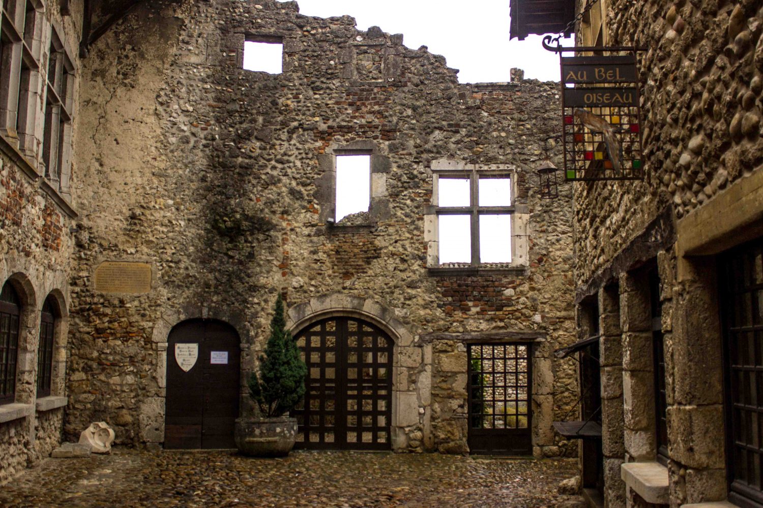 pérouges