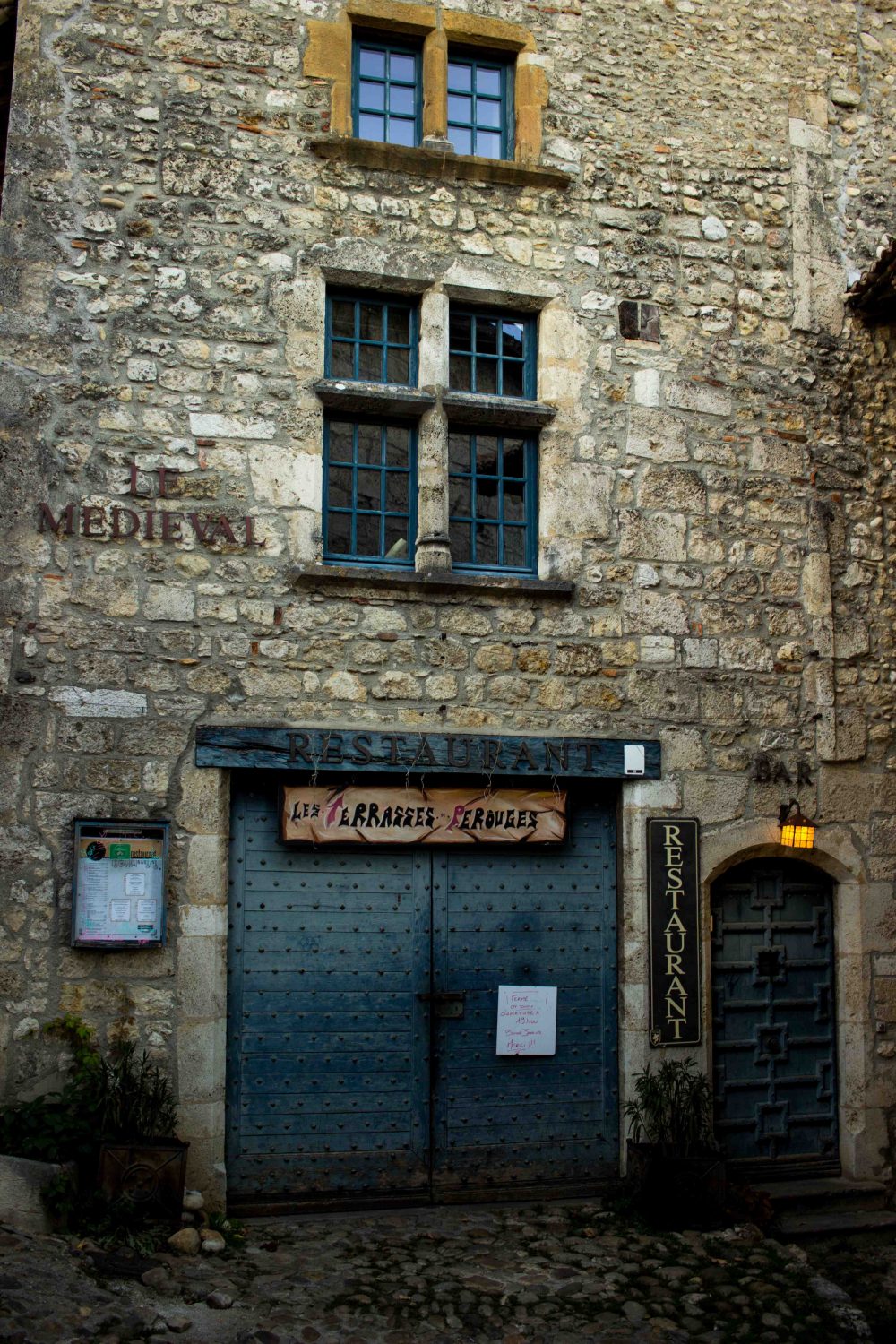 pérouges