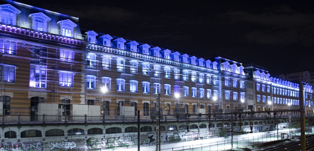 università in francia, visione notturna illuminata