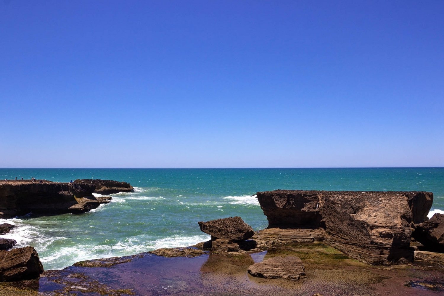 scogli e oceano Atlantico